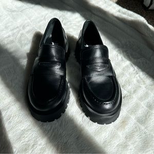 Lawrence black leather Steve Madden loafers